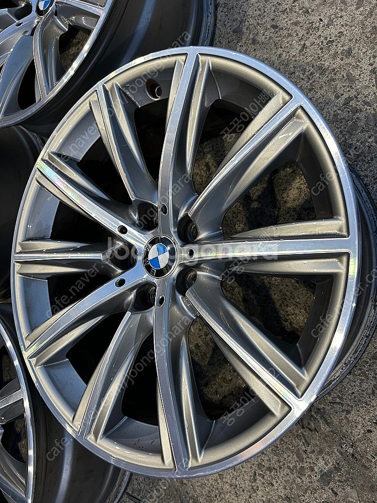 티볼리 코란도c bmw520d G30 럭셔리 순정 18...--8
