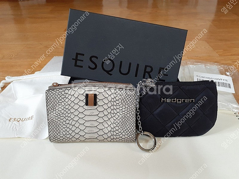 에스콰이어 지갑 소가죽입니다 고급스러워요 돈전지갑카드등 사용해요 필요하신 분들은 편하게 보세요 세트 120000원 ...--0