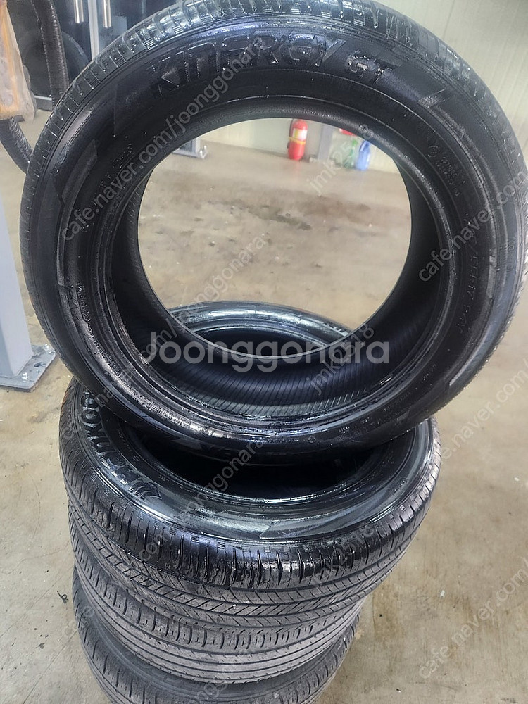 Kinergy GT 215/55R17 중고 타이어 4짝...--0