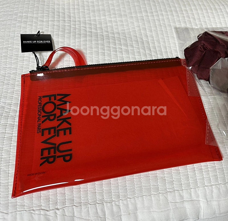 [새상품] 메이크업포에버 투명 레드 파우치--0