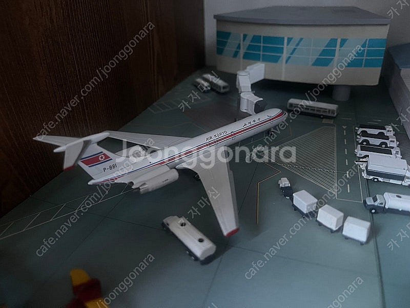 제미니젯 고려항공 1:400 IL-61M P-881--1