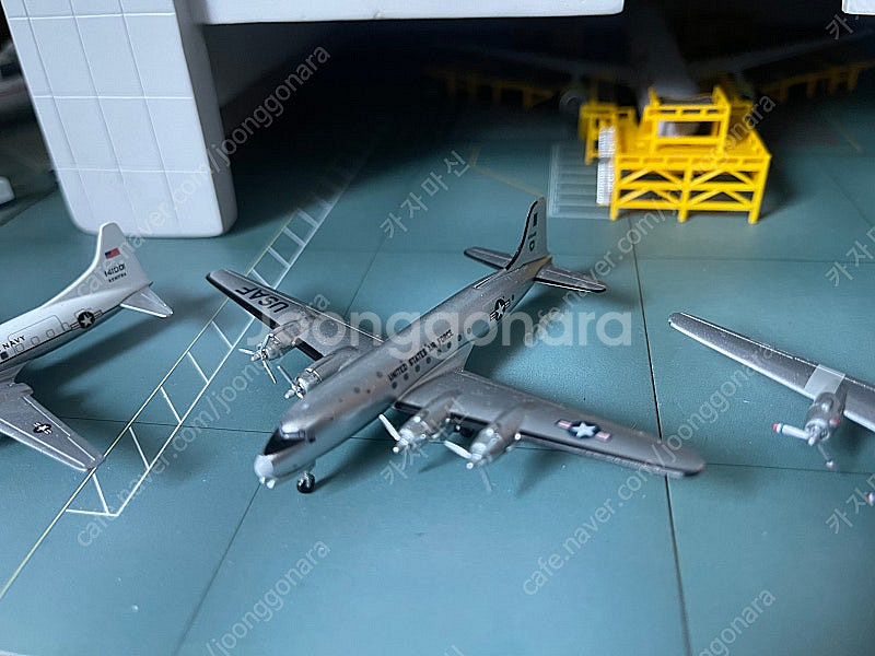 Aeroclassics 1:400 USAF Douglas C-54 DC-4 49040 Die-Cast Model P...--1