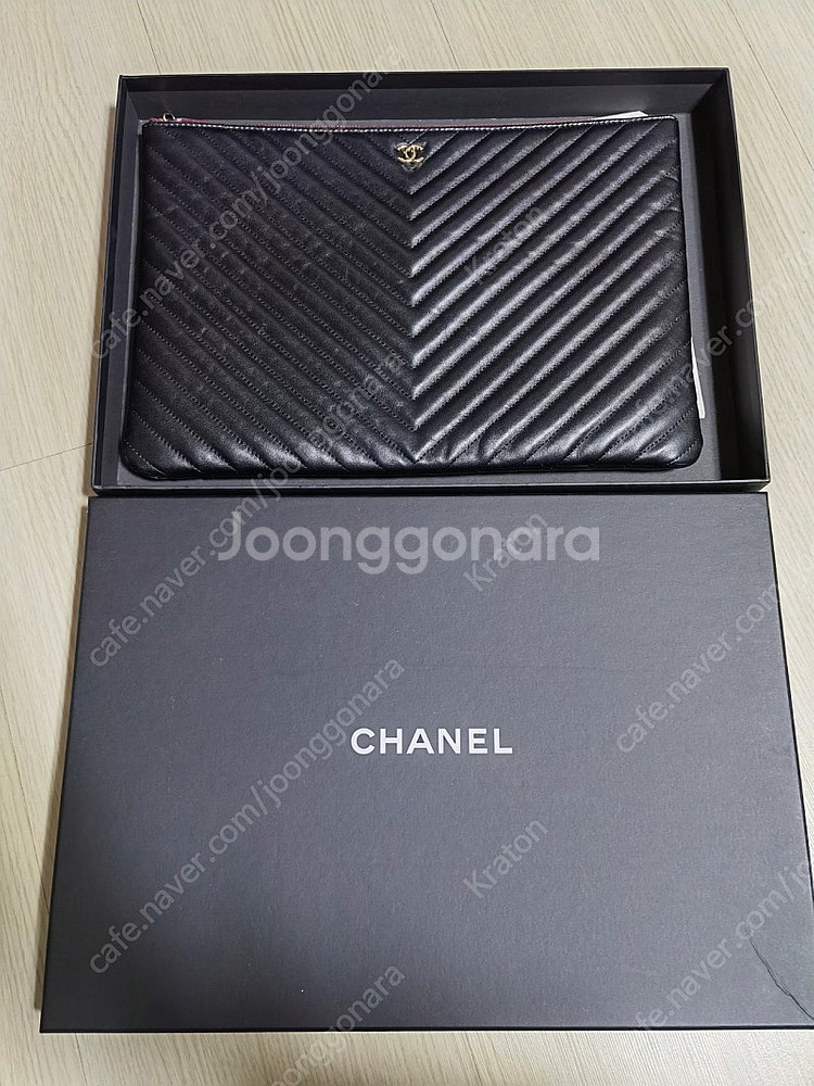 샤넬 클러치 라지 판매합니다.--1