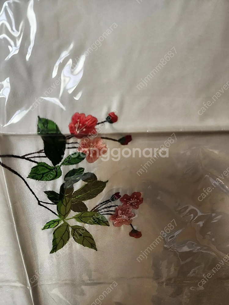 꽃과 공작새(자수)--4