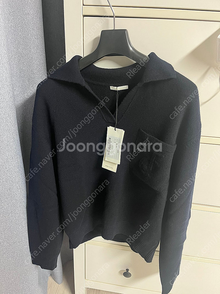 더캐시미어 오픈 칼라 니트탑--0