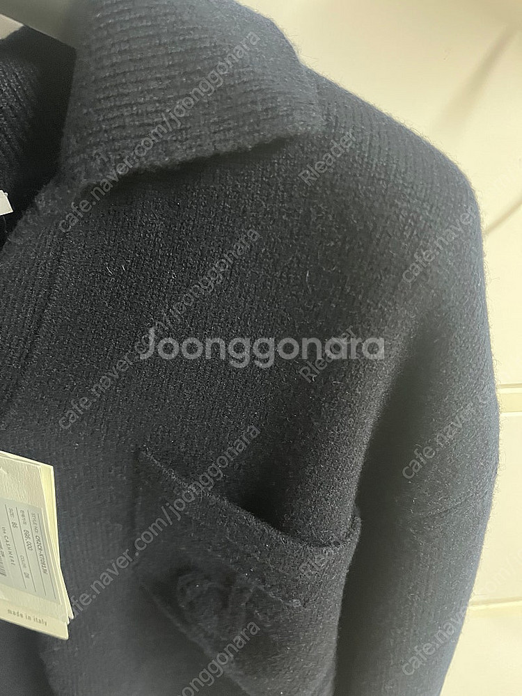 더캐시미어 오픈 칼라 니트탑--2