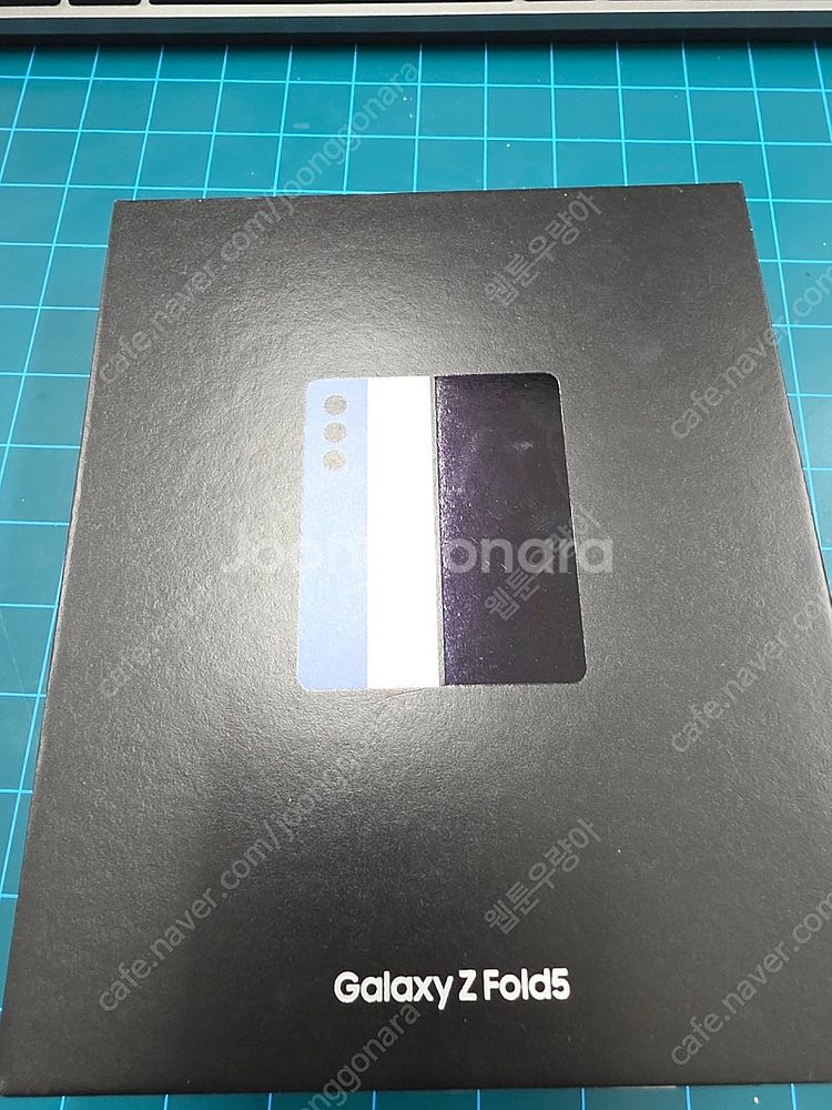 갤럭시 Z 폴드5 1테라 자급제 그레이 색상 팝니다.--3