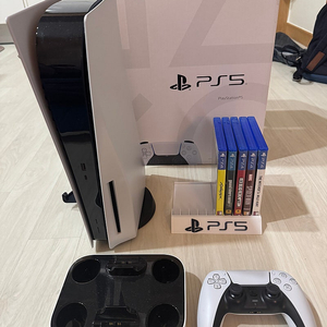 플스5 디스크 + 씨디5종 + 기타 대구 직거래 금일6시까지 가능 이후 없어요