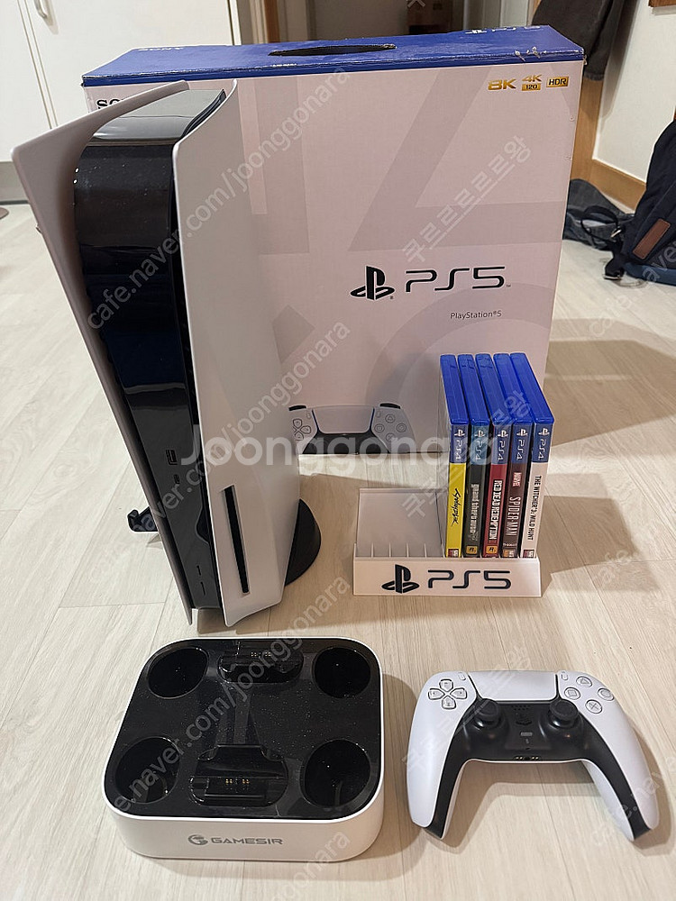 플스5 디스크 + 씨디5종 + 기타 대구 직거래 금일6시까지 가능 이후 없어요 댓글 쪽지주세요!--0