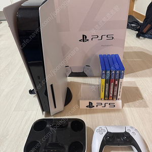 플스5 디스크 + 씨디5종 + 기타 대구 직거래 금일6시까지 가능 이후 없어요 댓글 쪽지주세요!