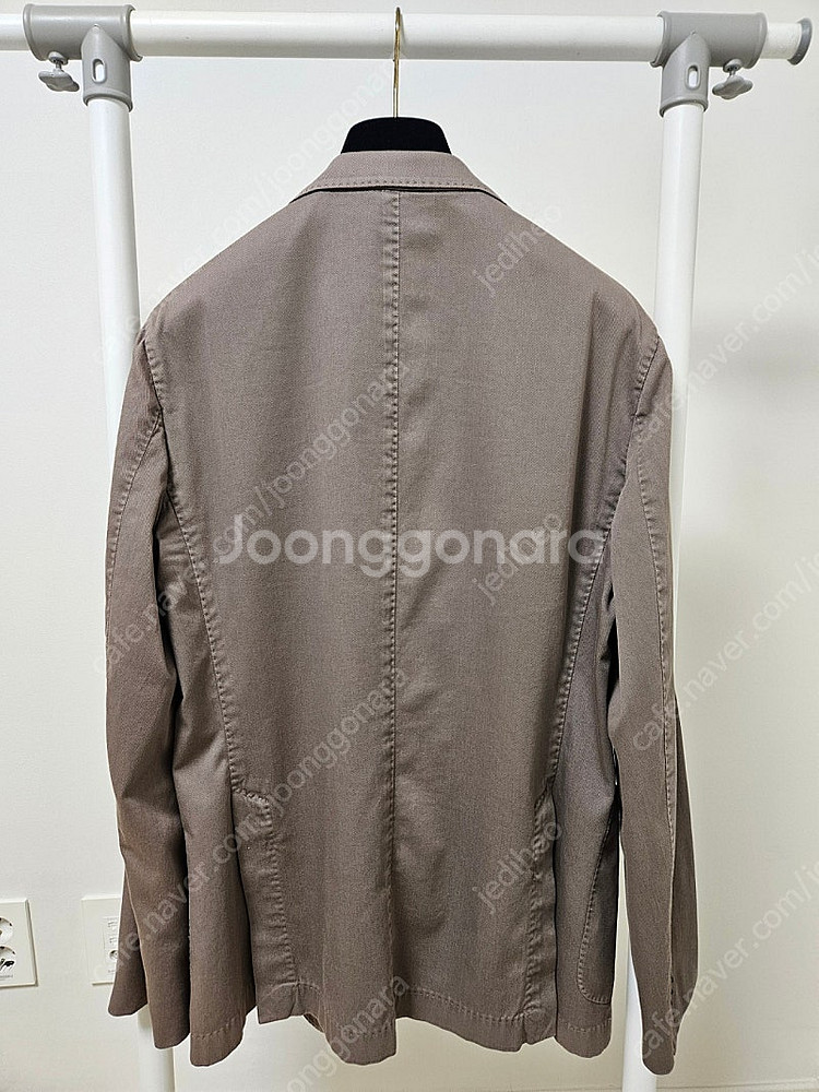 볼리올리 치노 블레이져 52 사이즈 새제품 팔아요.--1