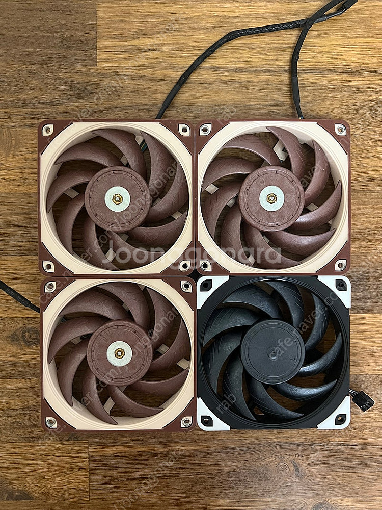 녹투아 NF-A12x25 PWM 4개--0