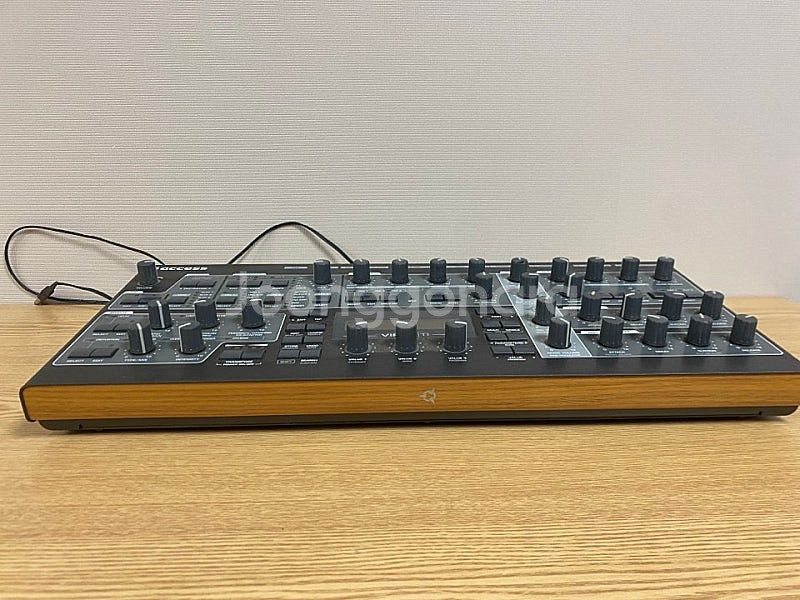 Virus Ti2 Desktop 신디사이저 판매합니다.--3