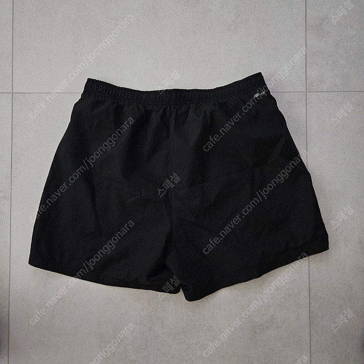 뉴발란스 기능성 반바지 L(85)사이즈--1