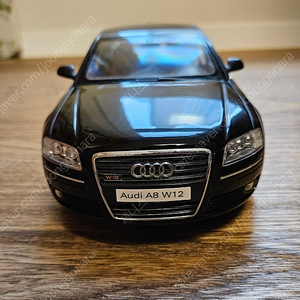 Audi A8 W12 교쇼 Kyosho 1:18 다이캐스팅 black