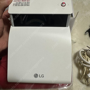 캠핑용 LG 시네빔 PH55HT 빔프로젝터 운포25만 팝니다
