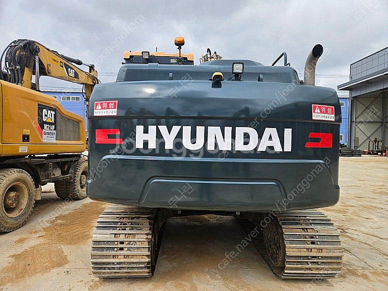 현대 HX140LC 2021년식 가동3천 삽날 회전라인...--3