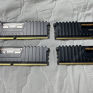 [거의 새것] 커세어 DDR4 LPX 램 메모리 3600 64기가 (16GB X 4) CL18 팝니다. (17만원에 팝니다. 택배비 내드립니다!)