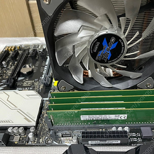 라이젠 5600, 아수스 X370-PRO, DDR4, RX560, 1050ti, SSD 등