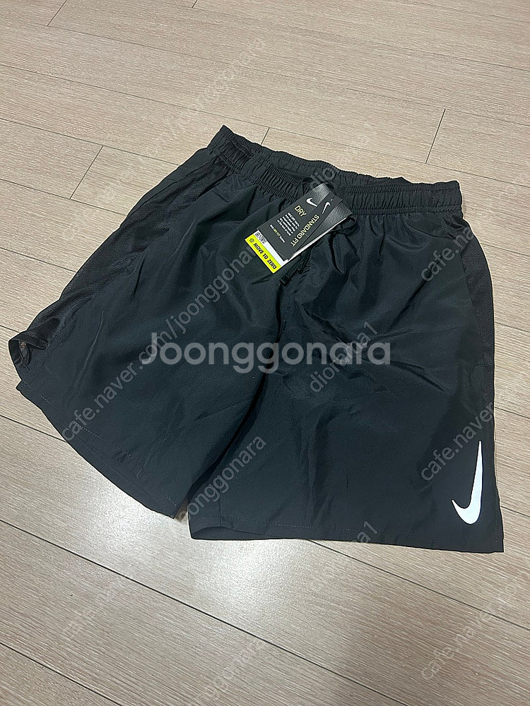 나이키 러닝 챌린저 7인치 쇼츠 aj7688-010 새...--1