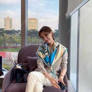 [새상품] 오칸 아비나펠르 실크 스카프