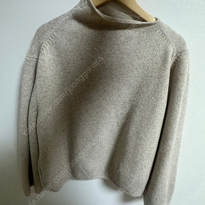 문달 oblique neck knit beige