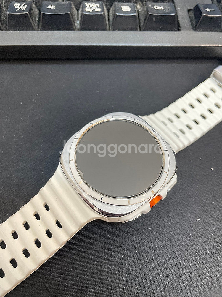 갤럭시워치7울트라 47mm LTE 화이트 상태좋은 중고...--2