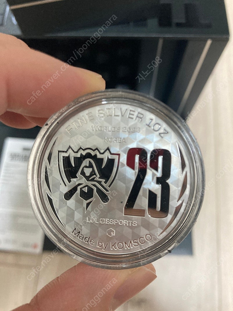 리그오브레전드 월드챔피언쉽 기념메달(은) 한정판 팝니다.--3