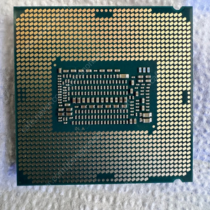 인텔 CPU 3개 일괄 / 각각 팝니다. (i9-9900k / i7-10700 / i7-8700k)