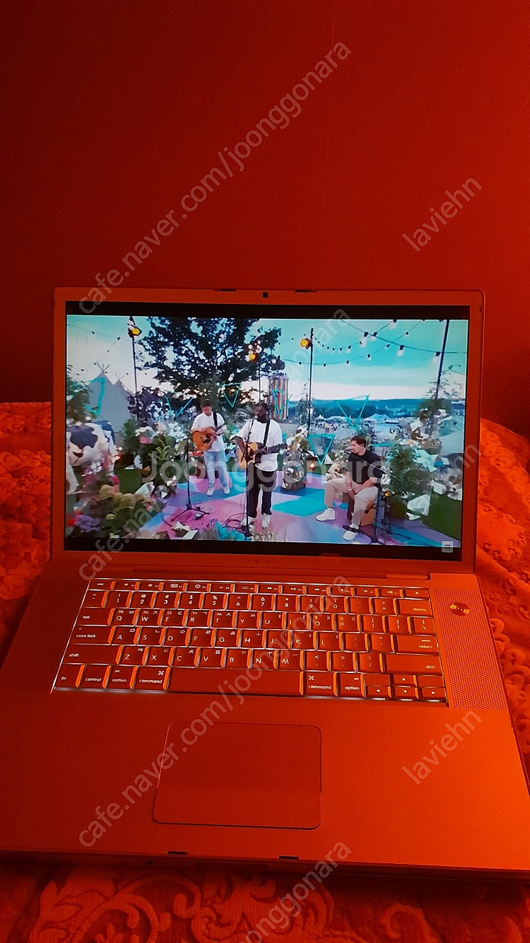 맥북 프로--1
