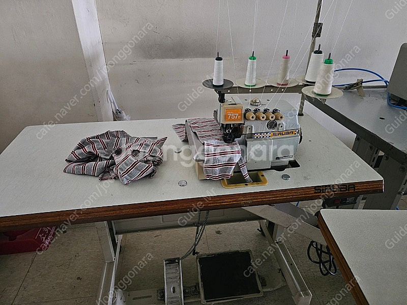 공업용무소음사절미싱.오바록크(2대)--1