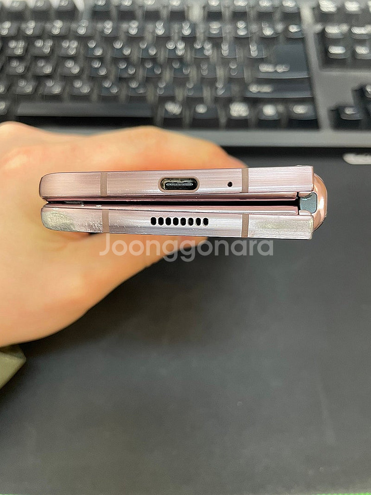 갤럭시Z폴드2 브론즈 256GB 상태좋은 중고24만팝니...--5