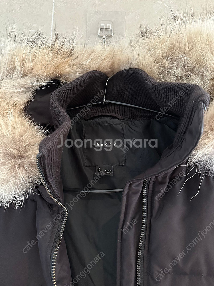 띠어리 블랙 퍼 패딩--3