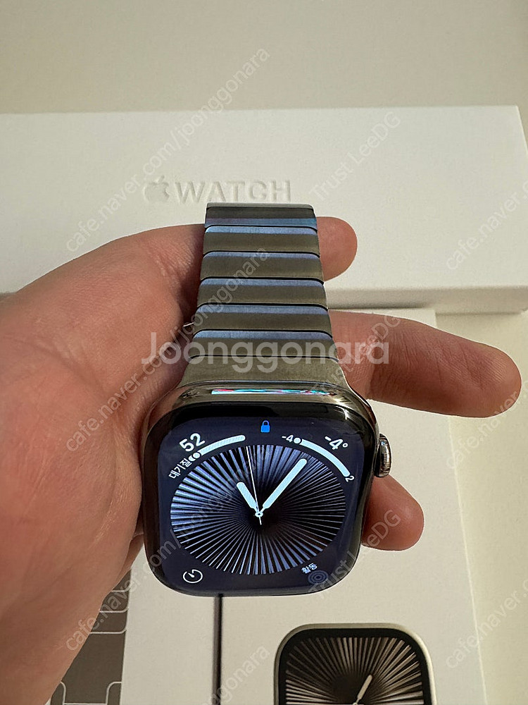 애플워치10 46mm 내츄럴 티타늄 링크브레이슬릿--2