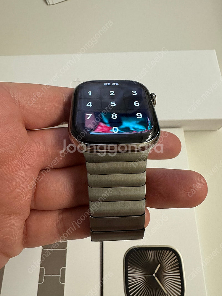 애플워치10 46mm 내츄럴 티타늄 링크브레이슬릿--4