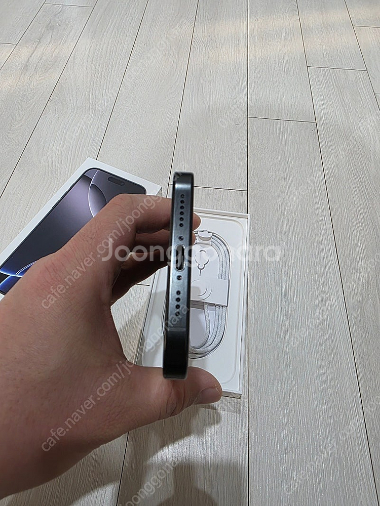 아이폰16ProMax블랙티타늄 자급제 512G--3