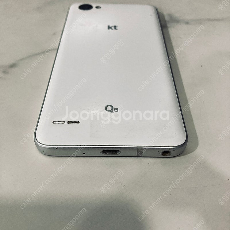 LG Q6 화이트 32G 무잔상 S급 2만원 판매합니다...--2