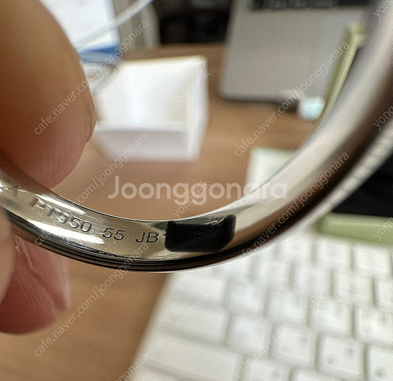 반클리프앤아펠 뚜쥬르 웨딩밴드 4mm 플래티넘 55사이...--5