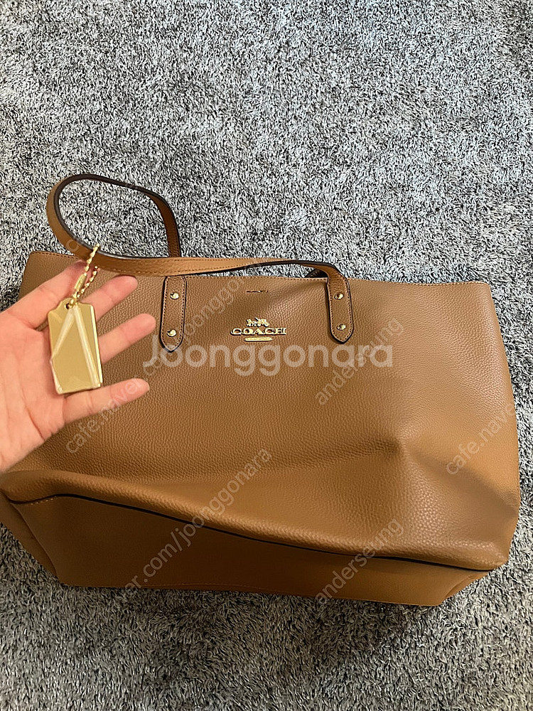 코치 가죽 숄더백 (새것)--1