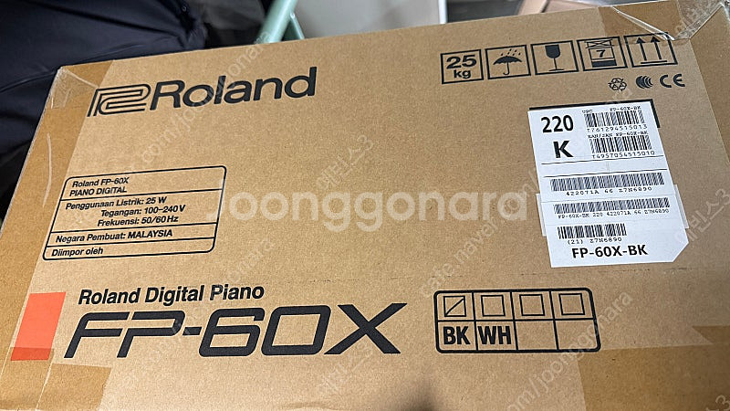 롤랜드 디지탈 피아노 FP-60X BK ,WH 1대씩--1