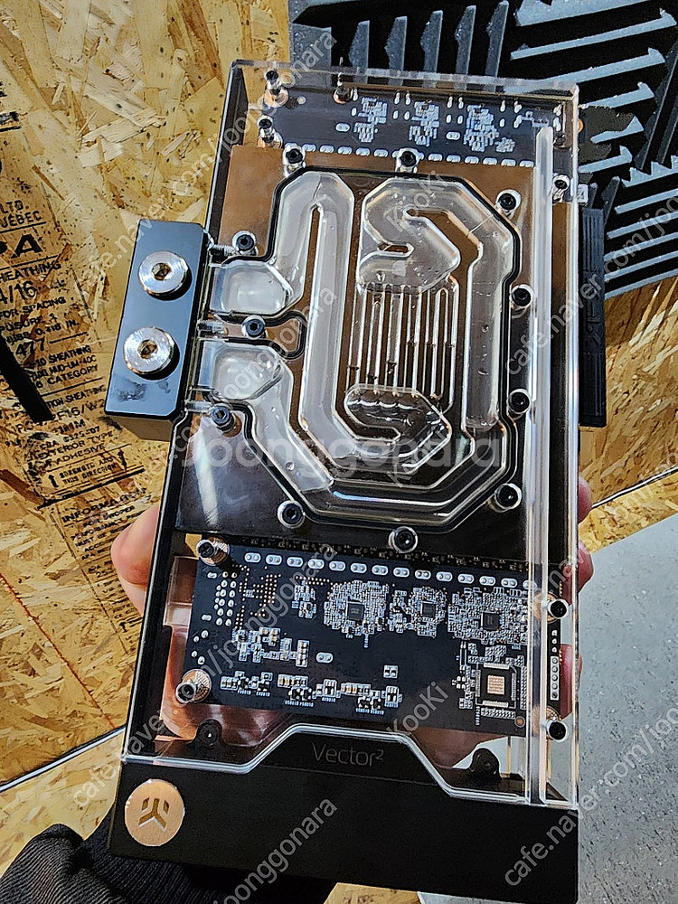 조텍 4090 워터블럭 장착중 [ZOTAC GAMING...--3