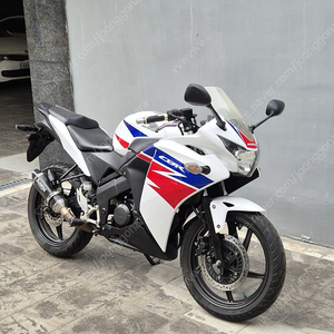 2014년식 cbr125 건담컬러 판매합니다.