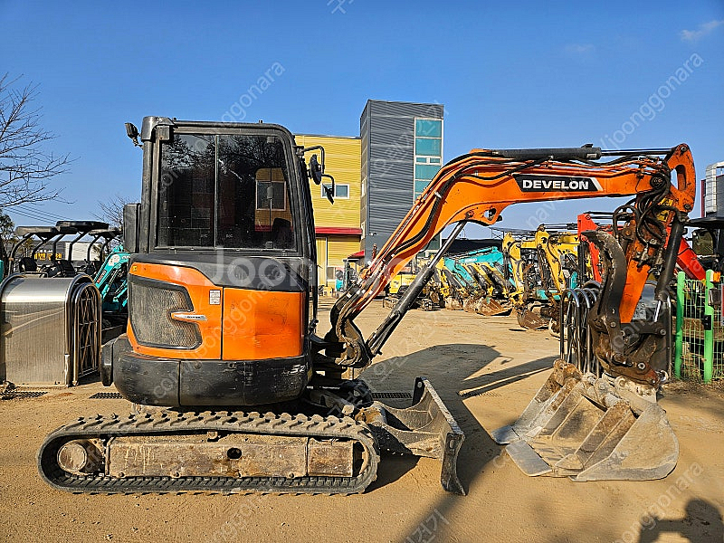 중고미니굴삭기 두산 DX35 포크레인 22년식 캐빈 집...--3