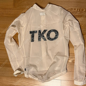 파노말 TKO 에디션 오프화이트 바람막이 자켓(스토우어웨이)