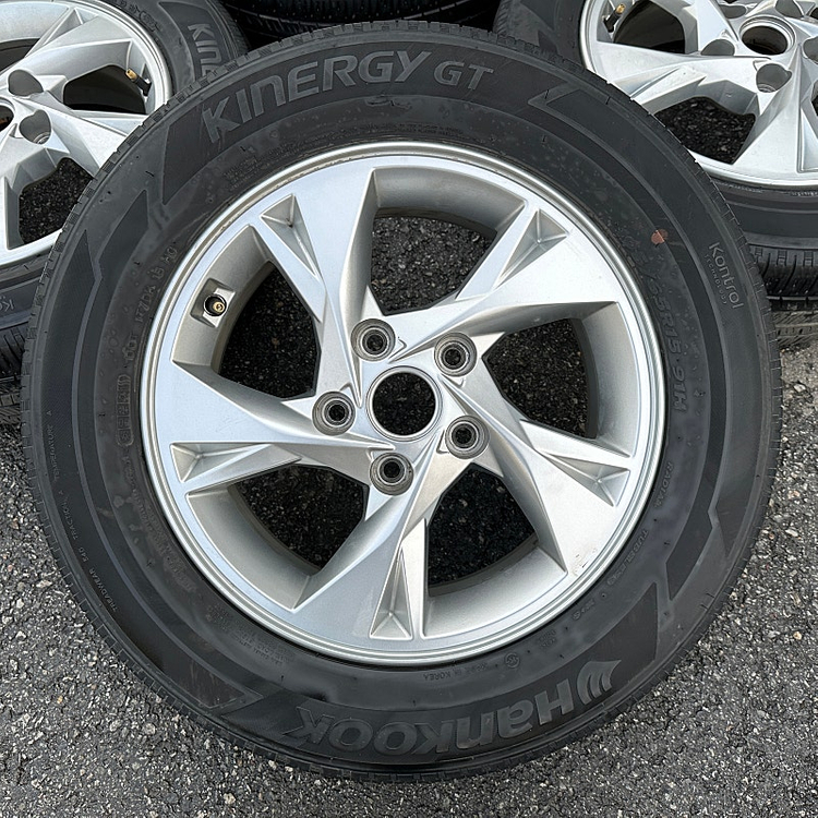 아반떼 CN7 15인치 중고 휠타이어 세트 팔아요 195 65 15 이미지