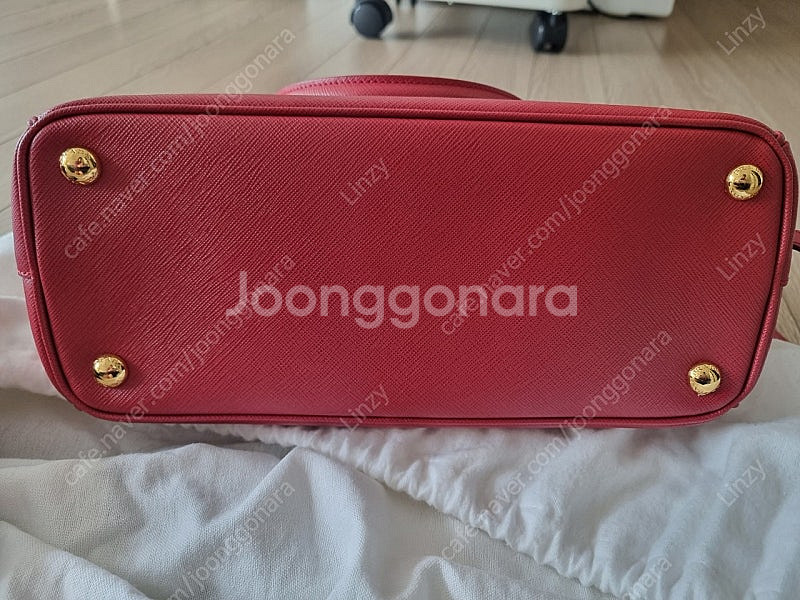(정품)프라다 사피아노 럭스 레드 판매합니다.--3