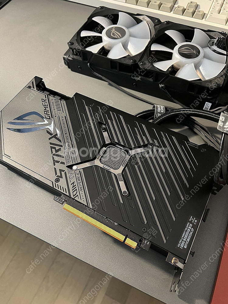 ASUS LOG STRIX LC 6900XT 16G--4