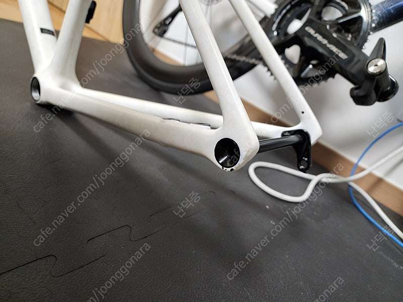 에스웍스 SL8 듄화이트 54사이즈 프레임셋 팝니다.--3