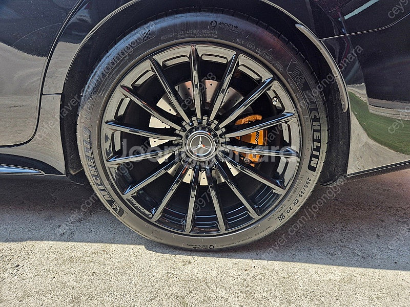 AMG GT43 20인치 블랙유광 휠타이어 팝니다 미쉐...--2