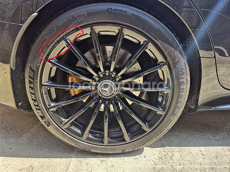 AMG GT43 20인치 블랙유광 휠타이어 팝니다 미쉐...--4